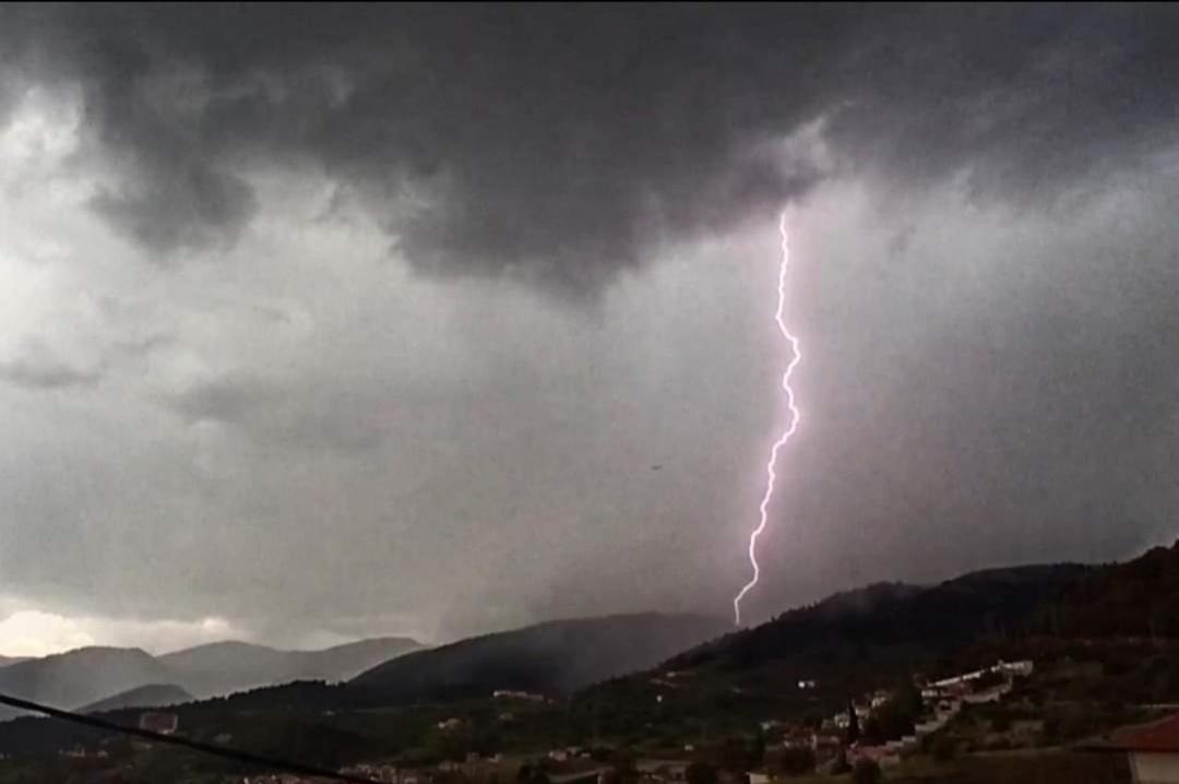 Άγρια Λούλουδα Κατοικία Αρμονία Timfristos Exterior foto